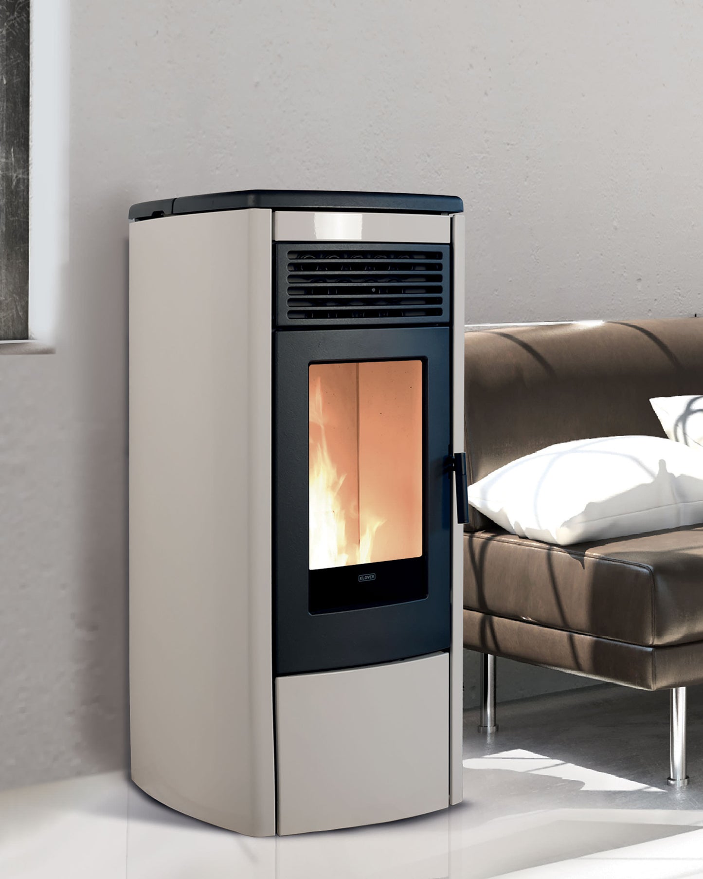 Stufa a Pellet Klover Aura 120S – Efficienza e Tecnologia per un Comfort Ottimale