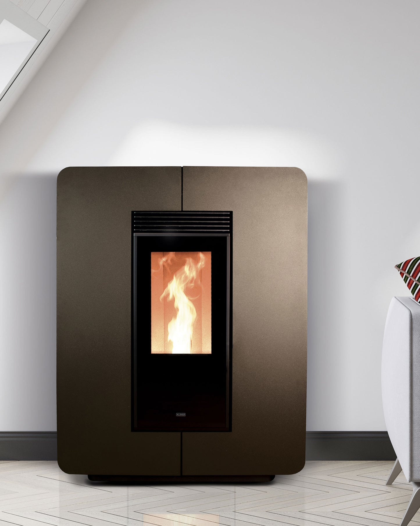 Stufa a Pellet Klover Astra Turbo Steel 90s – Potenza, Efficienza e Design Moderno